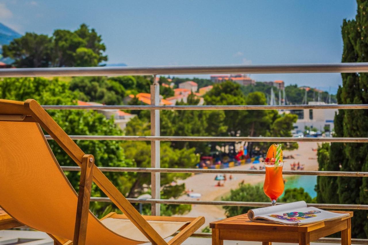 Motel Ljetni Raj Baška Voda Exteriör bild