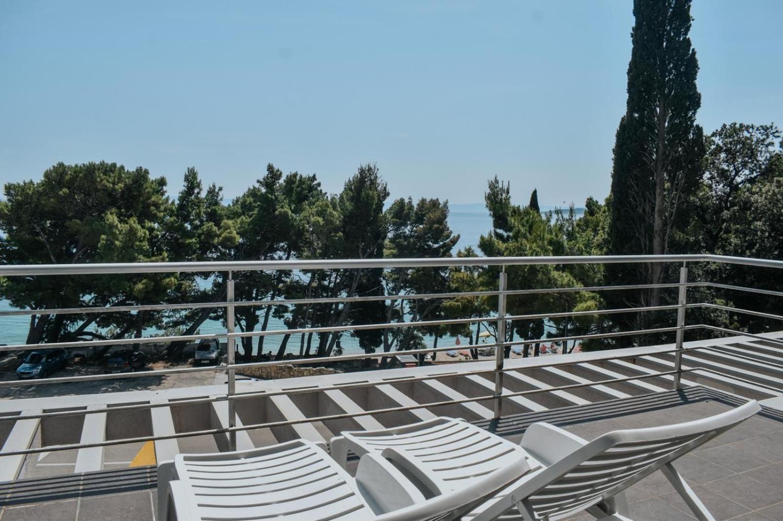 Motel Ljetni Raj Baška Voda Exteriör bild